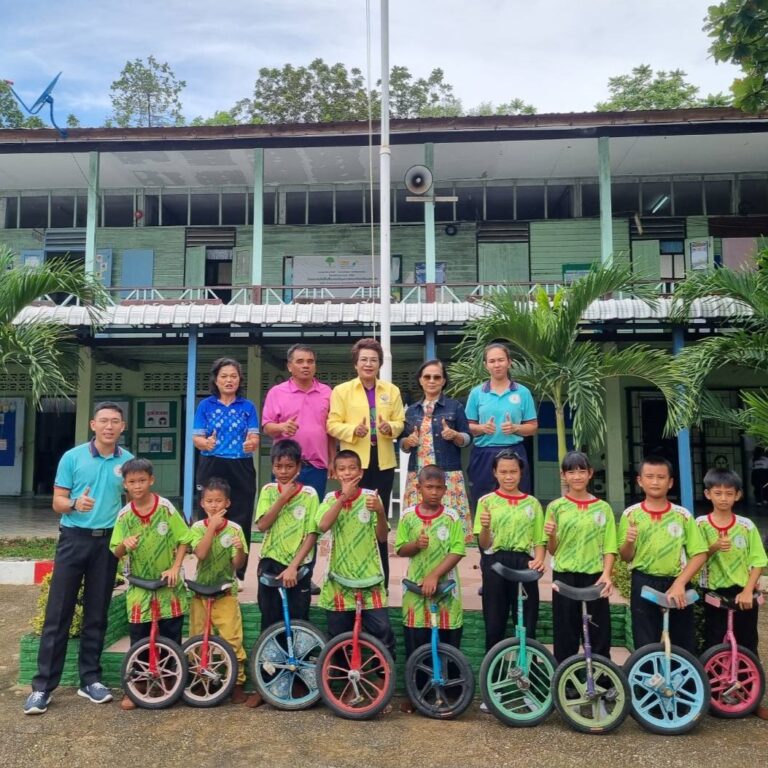 นิเทศตรวจเยี่ยมโรงเรียนบ้านห้วยหินลาด อ.น้ำพอง